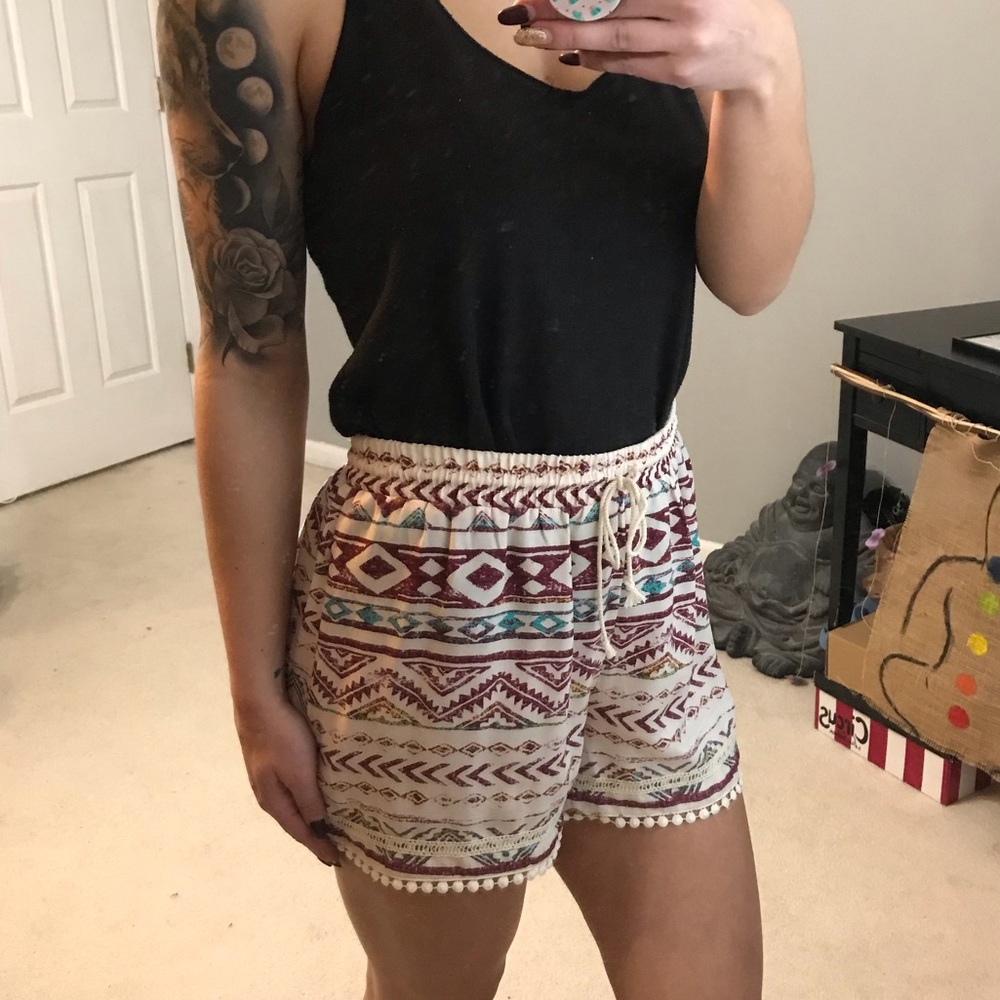 Pattern Shorts - Picture 2 of 4